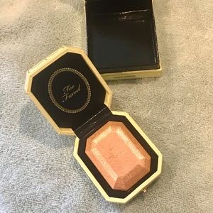 Too Faced Diamond Highlighter